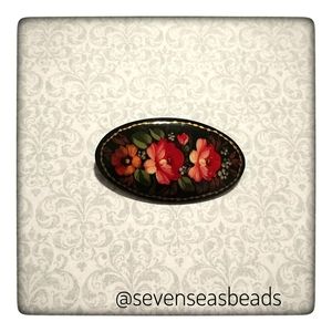 💘 Vintage Lacquer Brooch